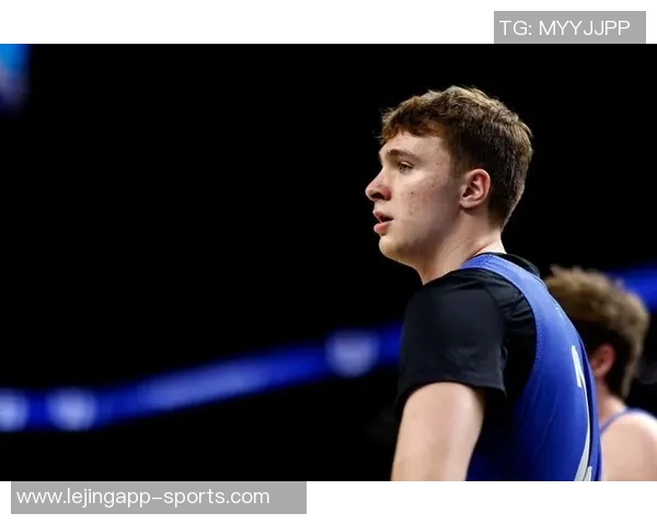 克里斯蒂称赞弗拉格篮下对抗能力出色并在关键时刻命中重要投篮 克里斯蒂称赞弗拉格篮下对抗能力出色并在关键时刻命中重要投篮